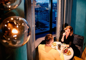 February 14: Romantic dinner on top in AZIMUT Moscow Smolenskaya